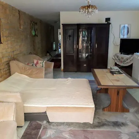 Logement Avec Entree Separee 아파트 *