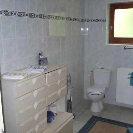 Logement Avec Entree Separee 아파트 *