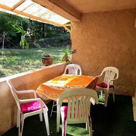 Logement Avec Entree Separee 아파트